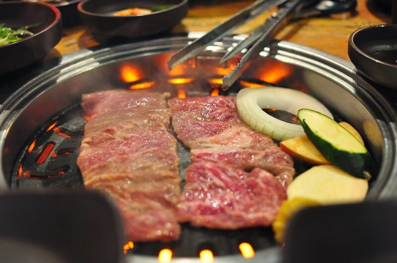 Công đoạn nướng thịt bò kiểu Hàn